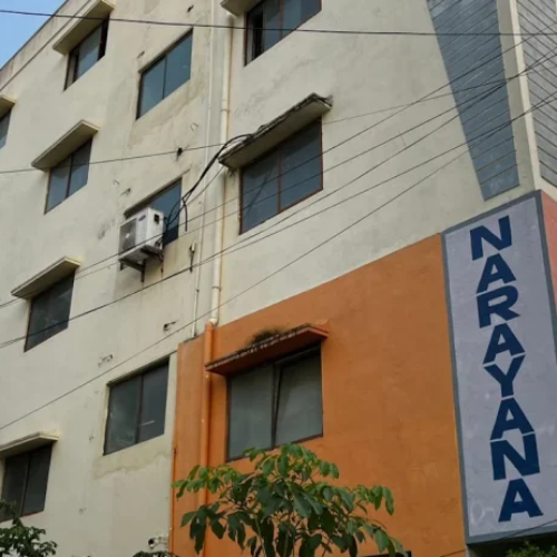 Narayana EM School